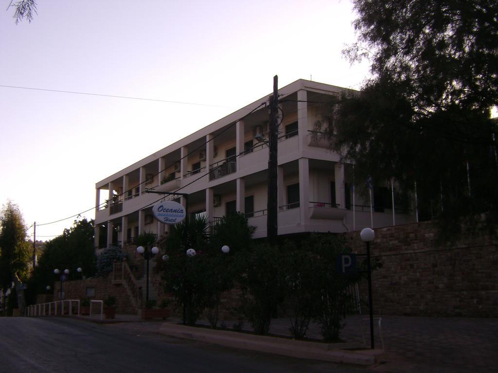 קרפס Oceania Hotel מראה חיצוני תמונה